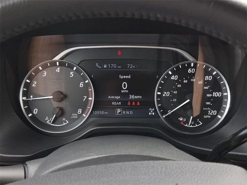 Used 2024 Nissan Titan SV w/ SV Convenience Package image 17