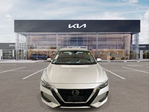 Used 2023 Nissan Sentra SV image 3