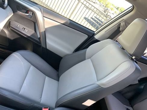 Used 2015 Toyota RAV4 Limited FWD image 31