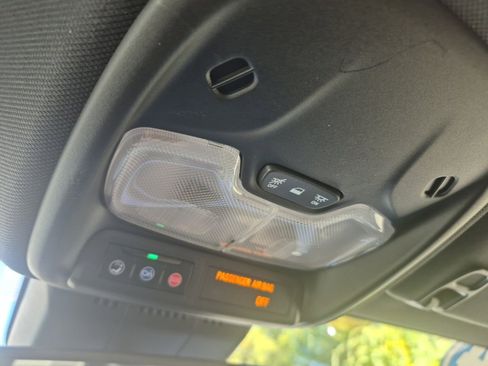 Used 2024 GMC Canyon Elevation w/ Convenience Package image 30