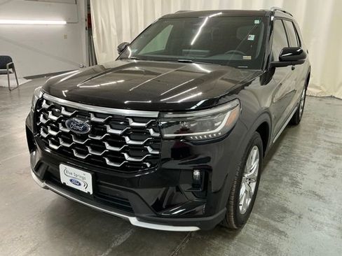 Used 2025 Ford Explorer Platinum RWD image 9