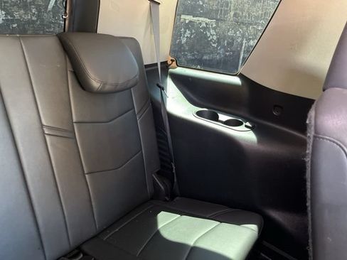 Used 2020 Cadillac Escalade Luxury AWD/4WD image 28