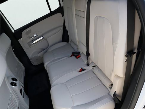 New 2026 Mercedes-Benz GLB 250 4MATIC image 22