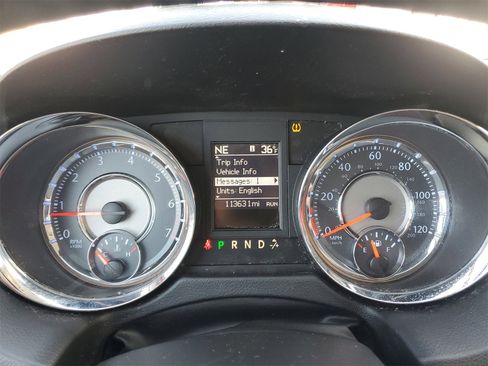 Used 2016 Chrysler Town & Country Touring image 23