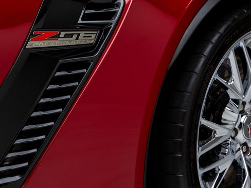 Used 2015 Chevrolet Corvette Z06 w/ 2LZ Preferred Equipment Group image 40