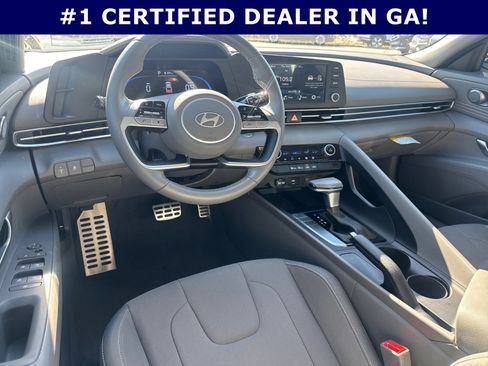 Certified 2025 Hyundai Elantra Sport image 22