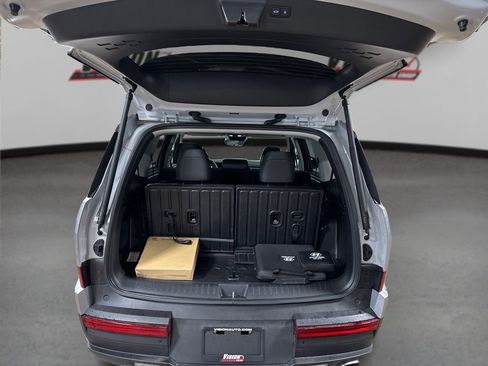 Certified 2025 Hyundai Santa Fe SEL image 11