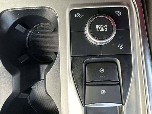 Used 2021 Ford Explorer Limited w/ Equipment Group 301A AWD/4WD image 13