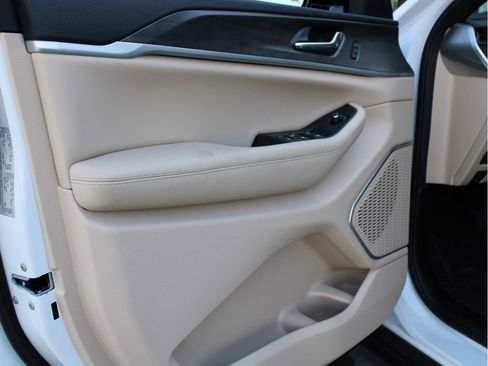 New 2026 Jeep Grand Cherokee Limited AWD/4WD image 9