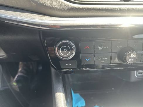 Used 2023 Jeep Compass Limited AWD/4WD image 14