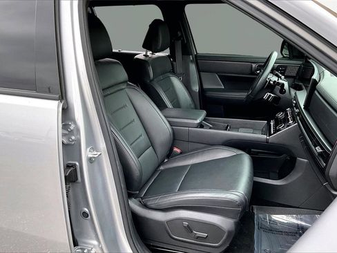 Used 2025 Hyundai Santa Fe Calligraphy image 7