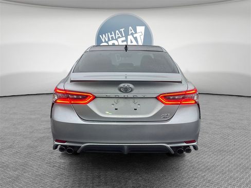 Used 2022 Toyota Camry XSE image 5