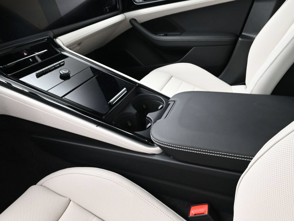 Used 2026 Porsche Panamera image 21