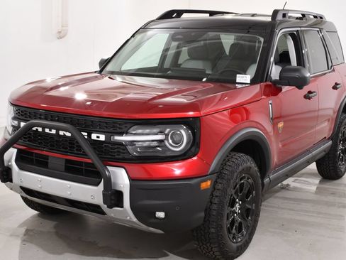 Used 2025 Ford Bronco Sport Badlands w/ Sasquatch Badlands Package AWD/4WD image 2