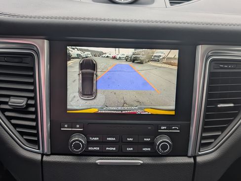 Used 2018 Porsche Macan Turbo w/ Premium Package Plus image 33