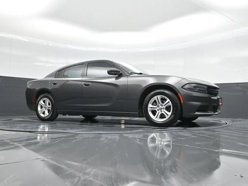Used 2019 Dodge Charger SXT image 37