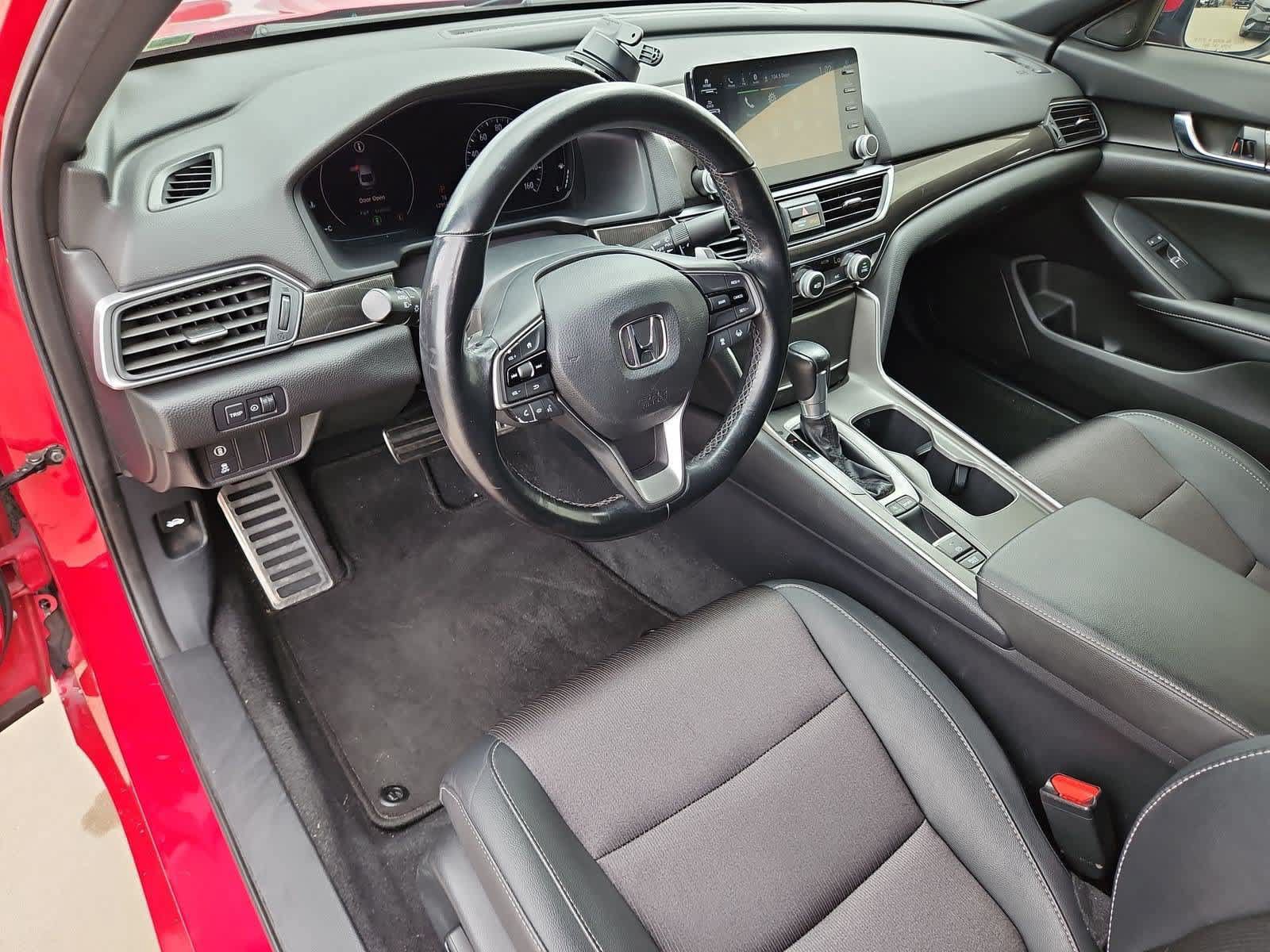 Used 2020 Honda Accord Sport image 2