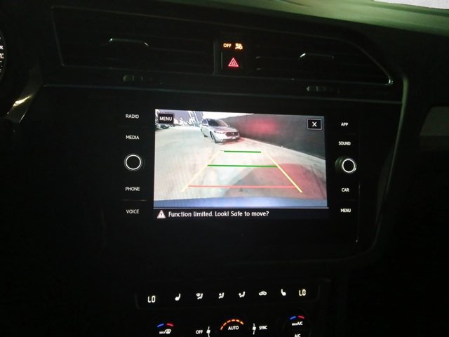 Used 2019 Volkswagen Tiguan SE FWD image 14