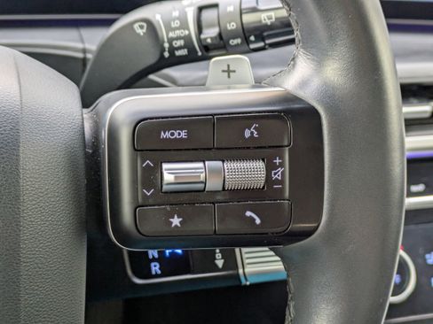 Used 2025 Hyundai Santa Fe Limited image 35