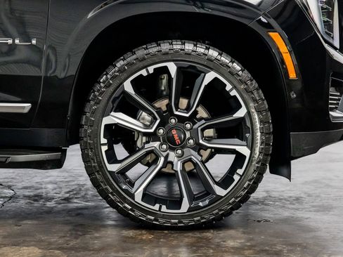 Used 2025 GMC Yukon Denali image 27