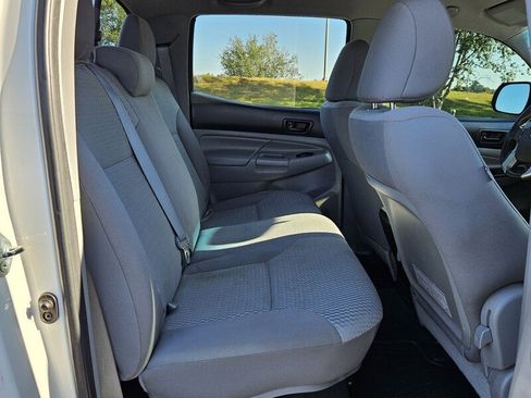 Used 2015 Toyota Tacoma PreRunner w/ Convenience Package image 14