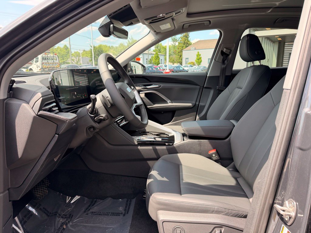 Certified 2025 Audi Q5 Premium w/ Convenience Package AWD/4WD image 9