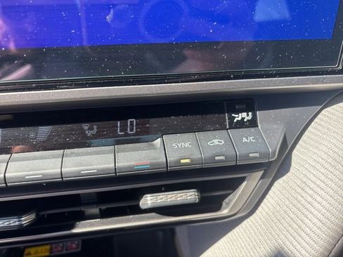 Used 2025 Toyota Camry SE w/ Multimedia Upgrade Package image 29