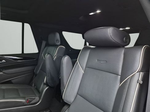 Used 2021 Cadillac Escalade Sport w/ Driver Assist Tech Package image 19