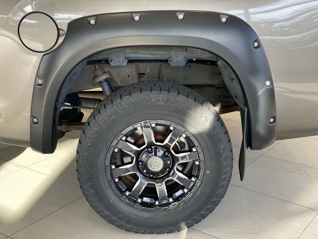 Used 2011 Toyota Tundra 4x4 Double Cab w/ TRD Off-Road Pkg image 13
