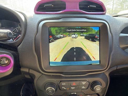 Used 2020 Jeep Renegade Latitude w/ UConnect 8.4 Nav Group AWD/4WD image 33