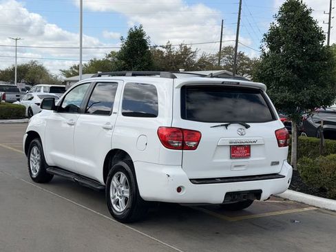 Used 2017 Toyota Sequoia SR5 image 4