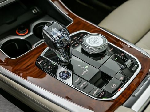 Used 2021 BMW ALPINA XB7 image 33