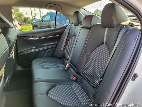 Used 2023 Toyota Camry SE FWD image 11