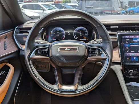 Used 2023 Jeep Grand Cherokee Summit w/ Adv Protech Group IV AWD/4WD image 16