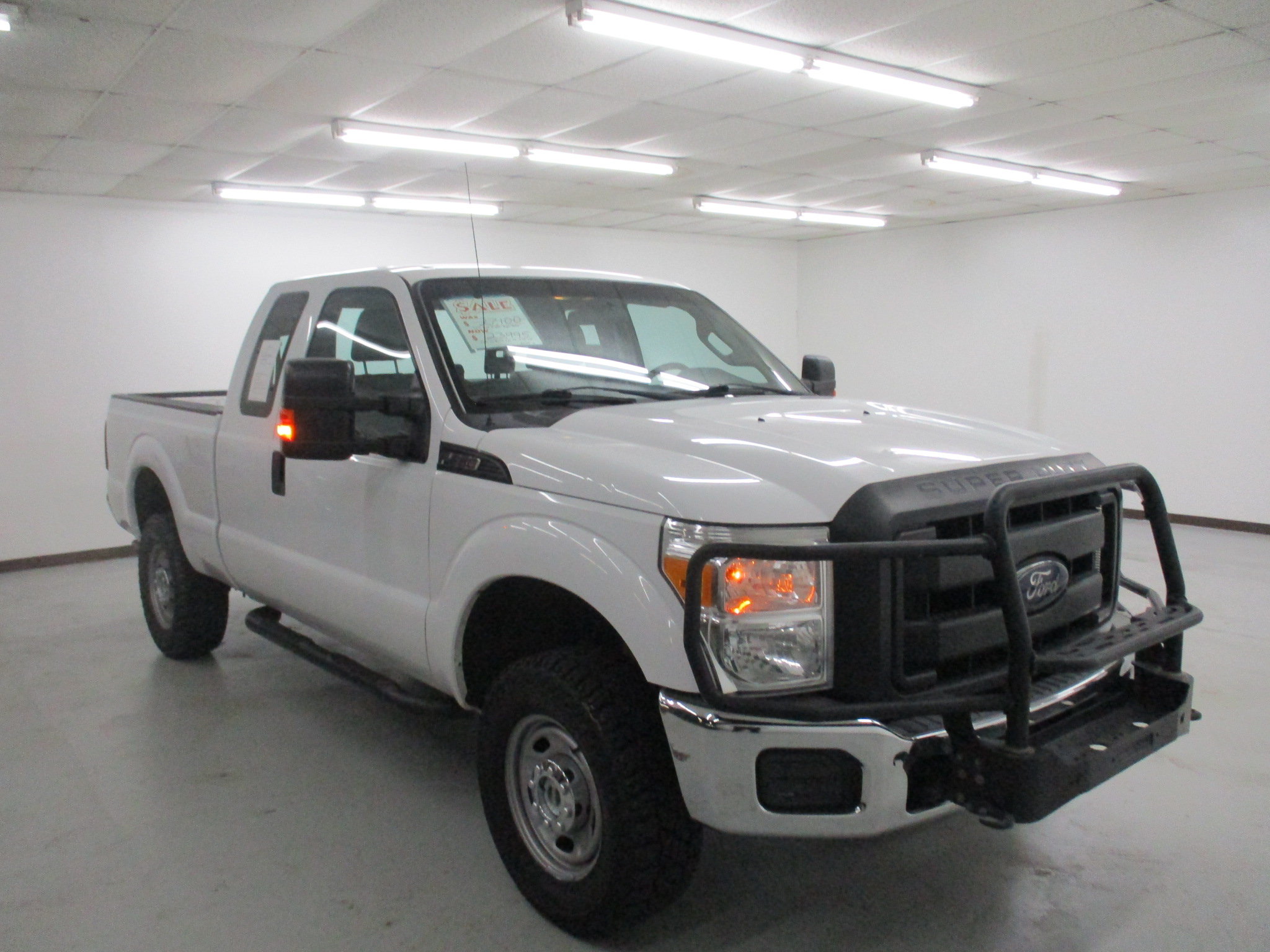 Used 2016 Ford F250 XL w/ Power Equipment Group AWD/4WD image 1