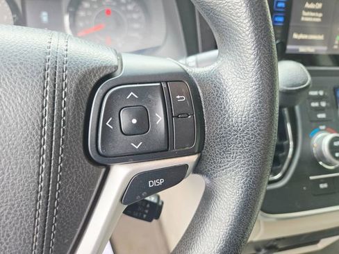 Used 2016 Toyota Sienna LE FWD image 24