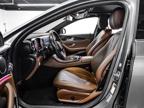 Used 2019 Mercedes-Benz E 450 4MATIC Sedan image 4