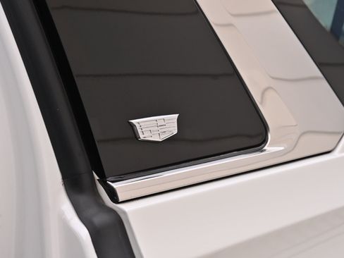 Used 2022 Cadillac Escalade ESV Luxury AWD/4WD image 35