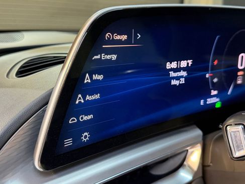 Certified 2024 Cadillac Lyriq Luxury AWD/4WD image 27