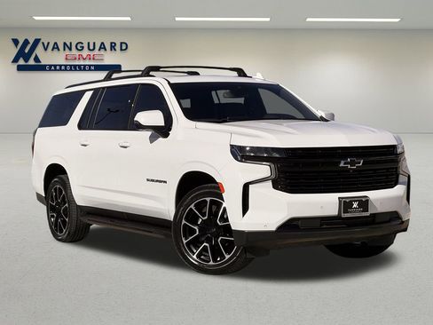 Used 2024 Chevrolet Suburban RST w/ Luxury Package image 2