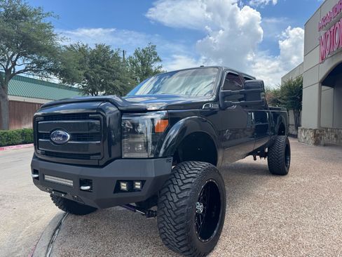 Used 2013 Ford F250 Platinum w/ FX4 Off Road Pkg AWD/4WD image 5