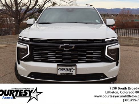 Used 2025 Chevrolet Tahoe High Country AWD/4WD image 2