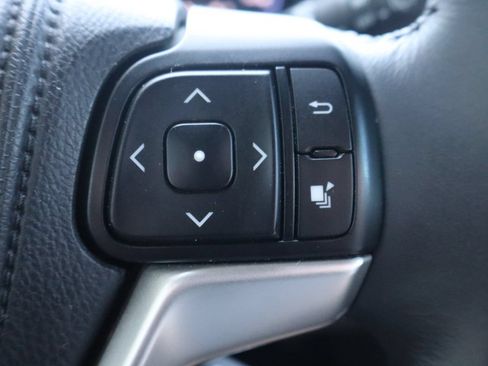 Used 2014 Toyota Highlander Limited FWD image 33