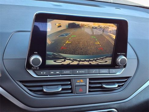 Certified 2025 Nissan Altima 2.5 S image 5