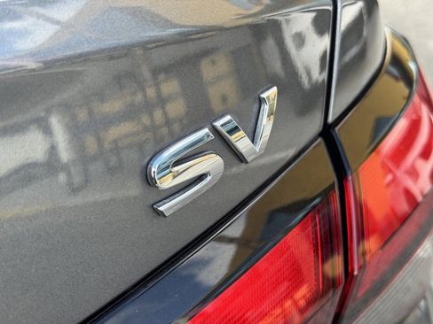 Used 2021 Nissan Versa SV image 11