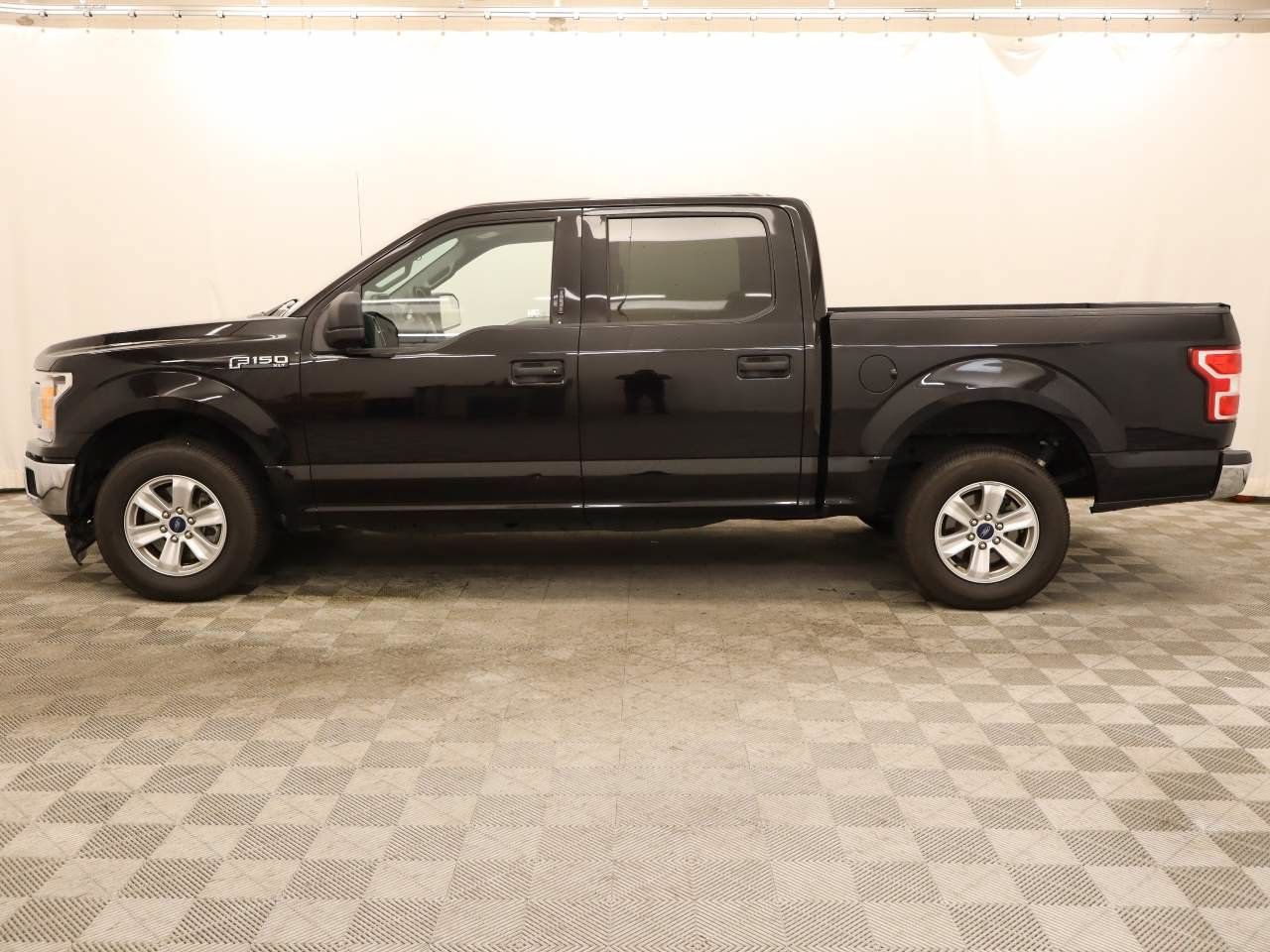 Used 2020 Ford F150 XLT RWD image 2