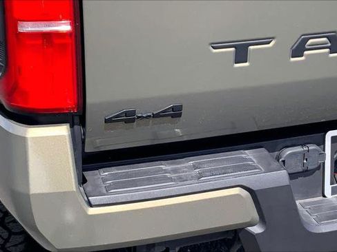 Certified 2025 Toyota Tacoma TRD Sport AWD/4WD image 10