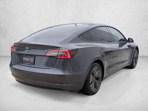 Used 2021 Tesla Model 3 Standard Range Plus image 5