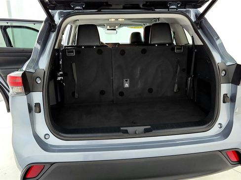 Used 2022 Toyota Highlander XLE image 31