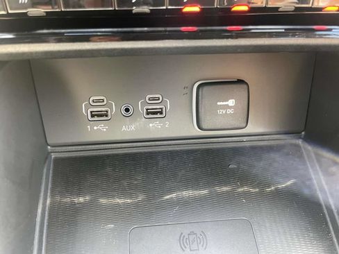 Certified 2025 Jeep Grand Cherokee Limited w/ Luxury Tech Group II AWD/4WD image 41